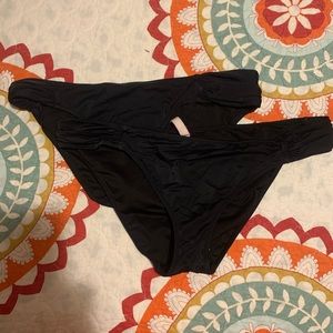 Black ruched side bikini bottoms